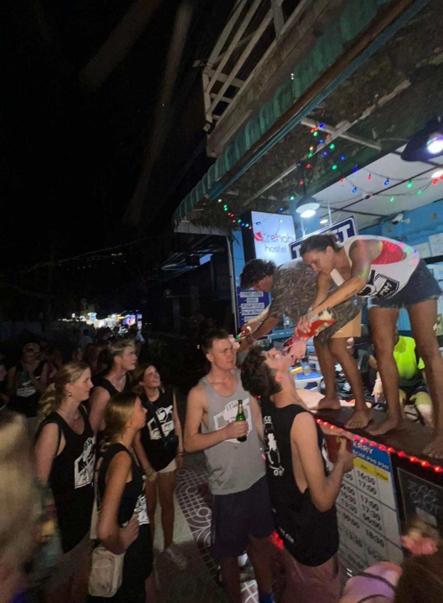 Rehab Hostel Phiphi-szigetek Kültér fotó